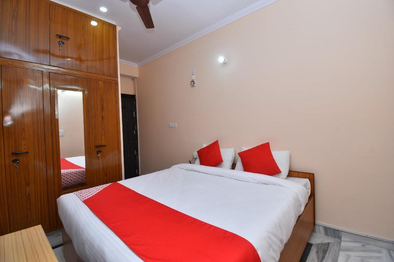 Oyo 28166 Exotica Homes 3*