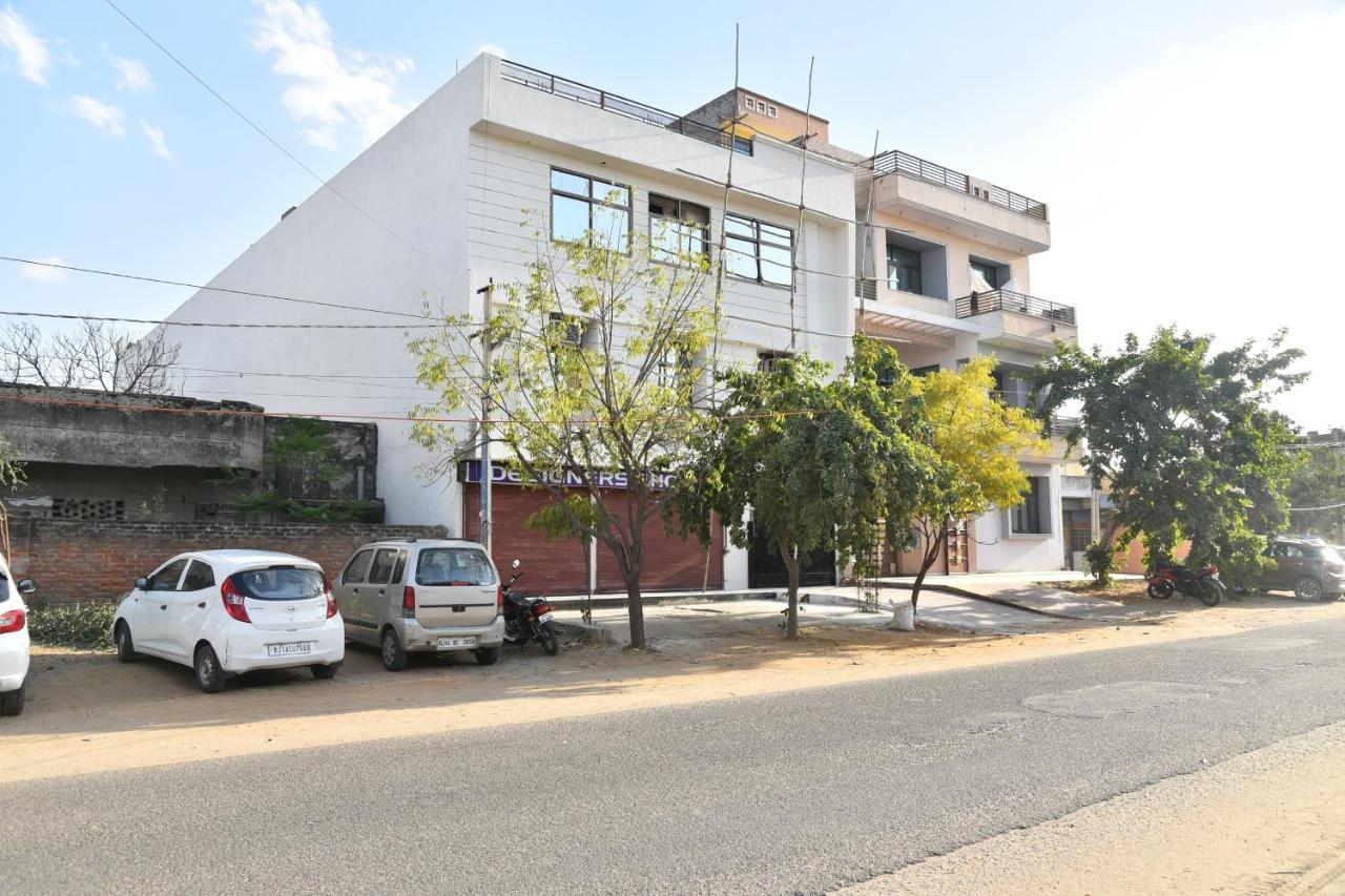 Oyo 28166 Exotica Homes 3*