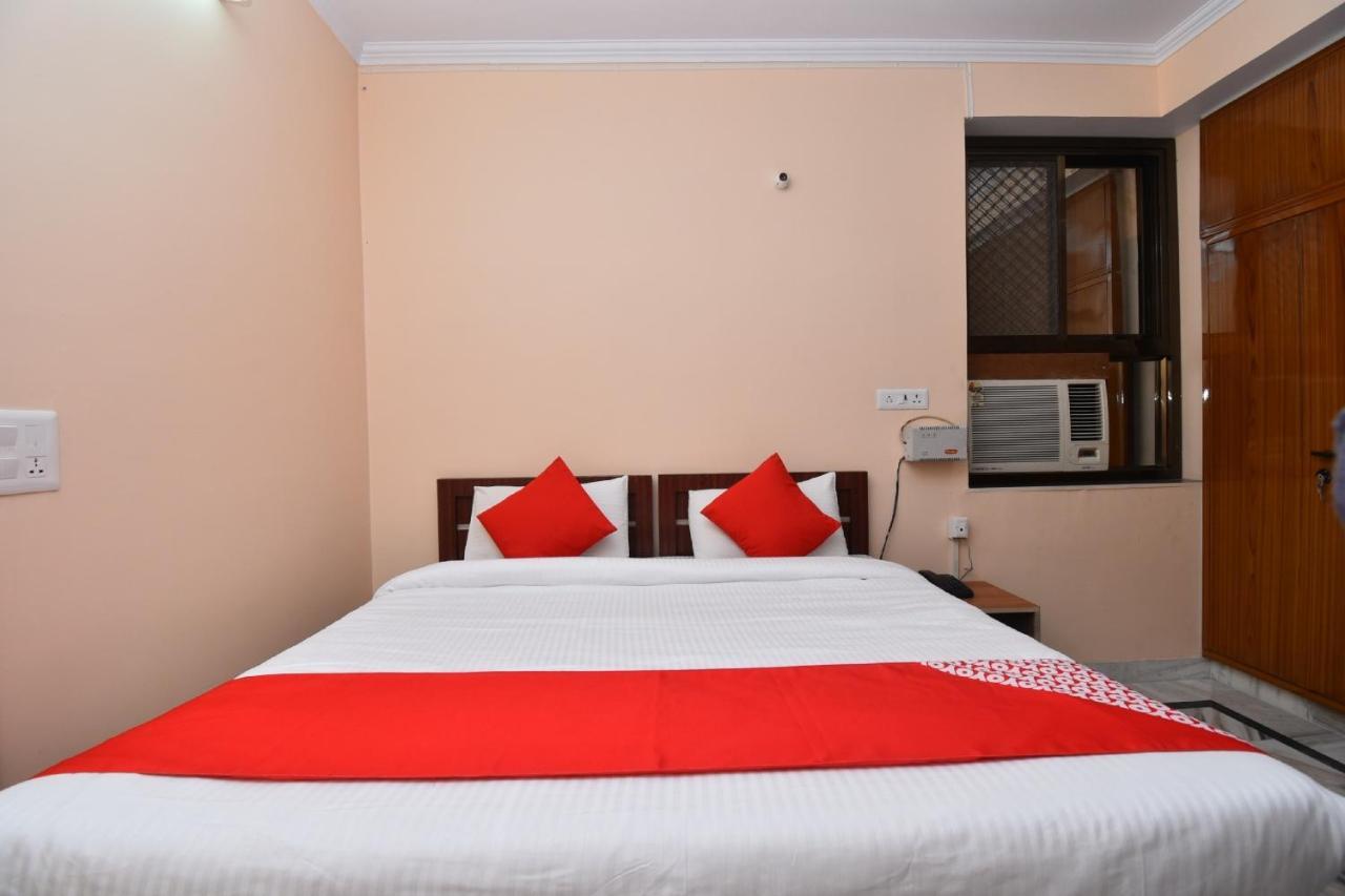 Hotel Oyo 28166 Exotica Homes 3*