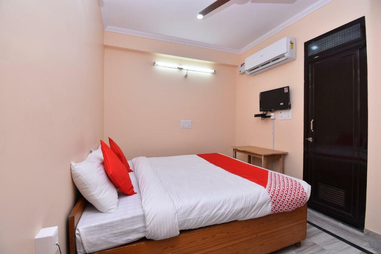 Oyo 28166 Exotica Homes Hotel